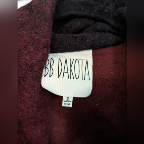 BB Dakota Coat - Picture 2 of 8